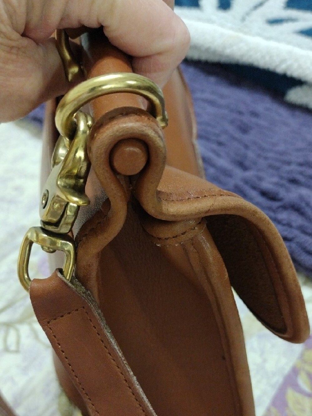 Coach Willis Bag Leather Turn-Lock Crossbody in British Tan Leather - Picture 9 of 16